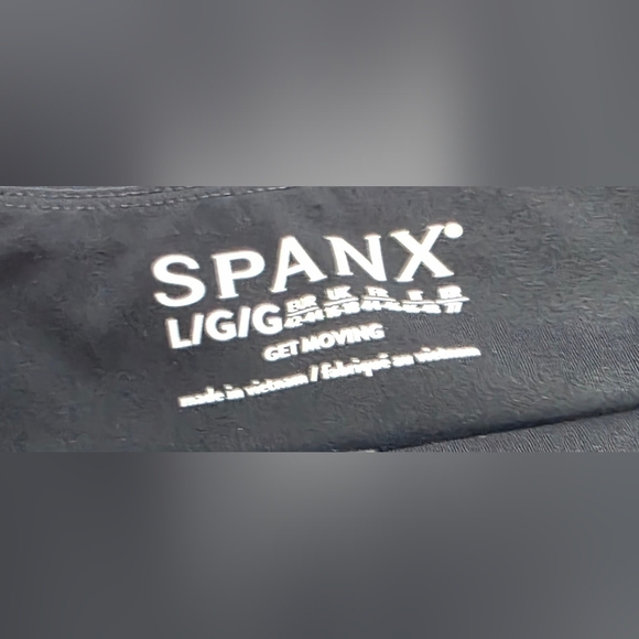 Spanx Black Skort With Zippered Pocket/ Fast Drying Light Breathable Fabric. Lg - Picture 8 of 10